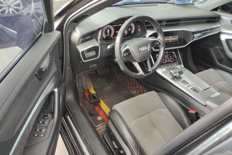 奥迪A6L 2019款 45 TFSI 臻选动感型中控内饰7003