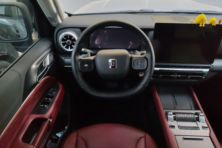 坦克300 2025款 2.0T 征服者中控内饰13