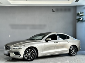 沃尔沃S60 2020款 T4 智逸豪华版