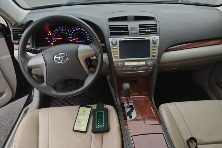 丰田 凯美瑞 2013款 200E 经典精英版中控内饰12