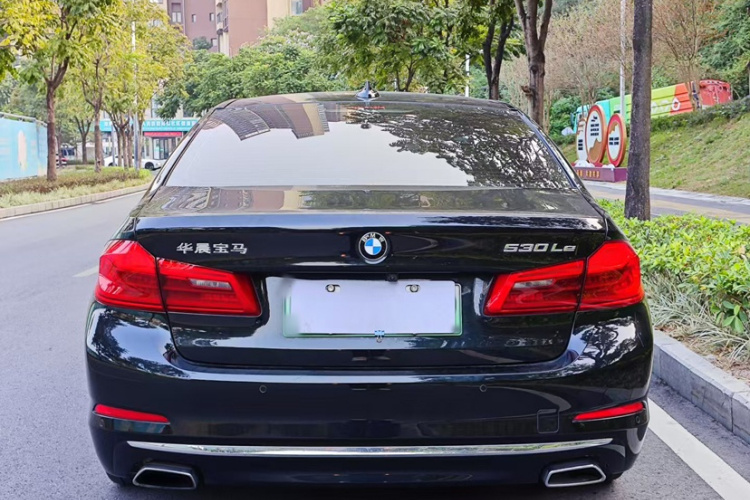 宝马5系新能源 2019款 530Le 豪华套装车身外观6006