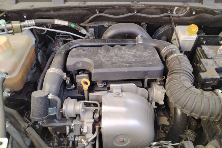 北汽幻速S5 2017款 1.3T 手动尊贵型机舱底盘24