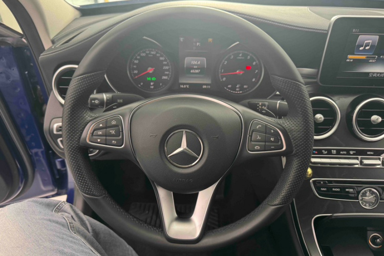 奔驰C级 2017款 C 180 L 运动版局部细节13