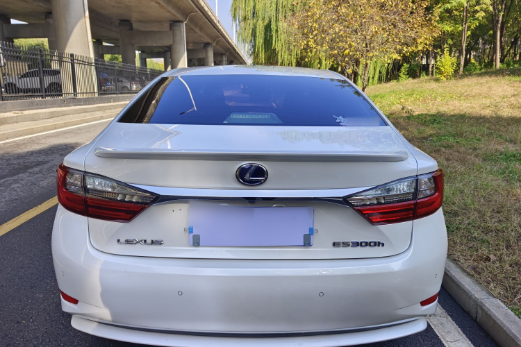 雷克萨斯ES 2015款 300h 舒适版车身外观6004
