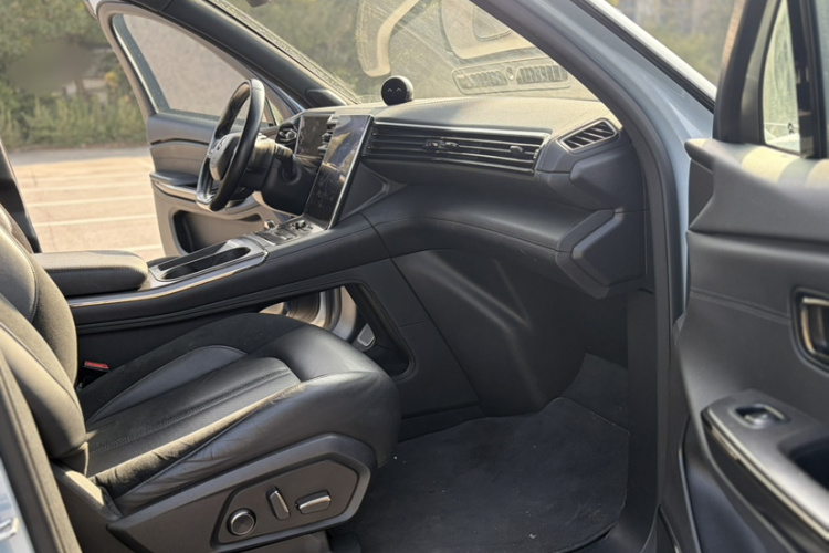 蔚来ES6 2019款 420KM 运动版中控内饰7007