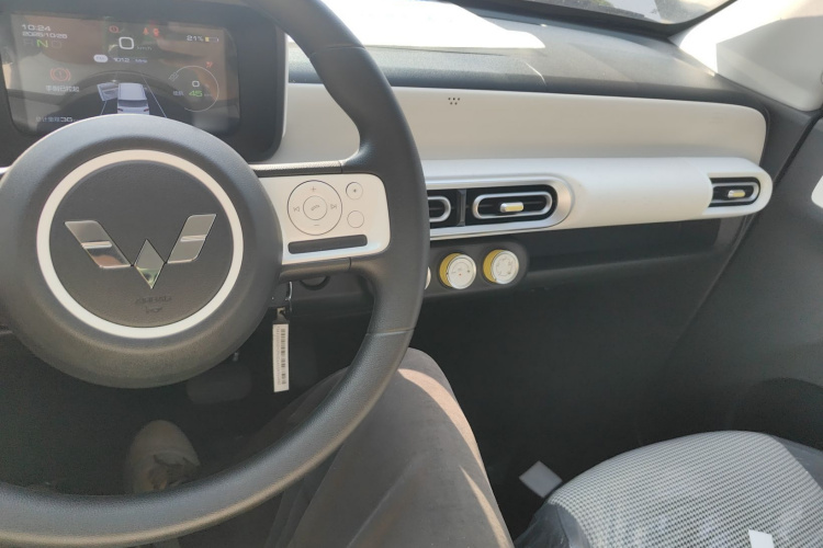 五菱汽车 宏光MINIEV 2024款 第三代 215km 青春版中控内饰12