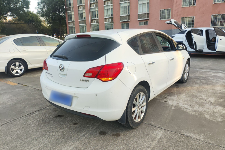 别克 英朗 2014款 XT 1.6L 自动时尚版车身外观7