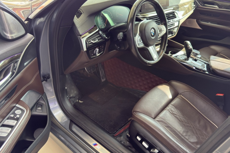 宝马6系GT 2019款 630i M运动大旅行家版中控内饰7009