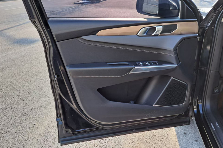 领克01 2017款 2.0T 两驱型Pro版中控内饰7009