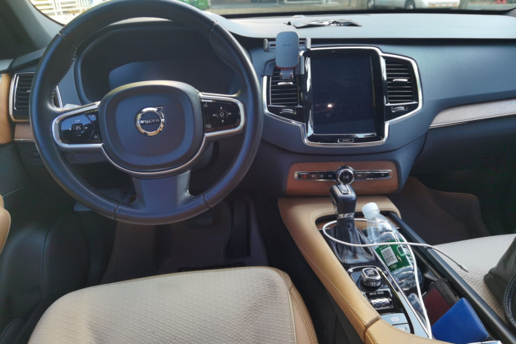 沃尔沃XC90 2018款 T6 智雅版 7座中控内饰7002