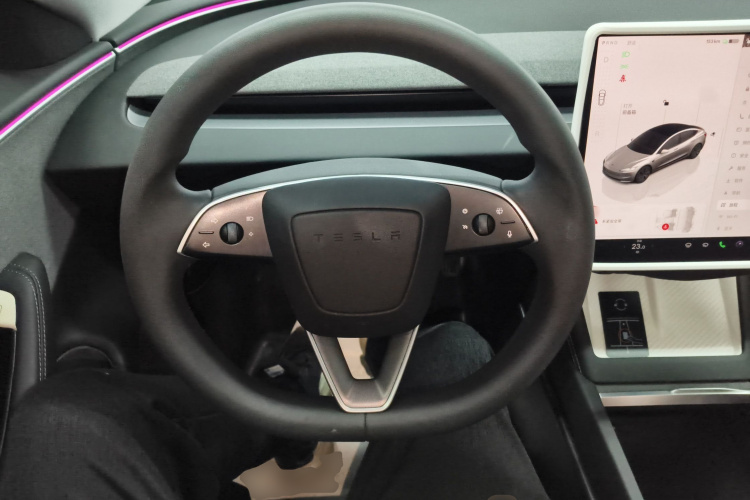 特斯拉 Model 3 2023款 后轮驱动版中控内饰13