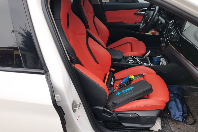 宝马1系 2021款 改款 125i M运动曜夜版局部细节41