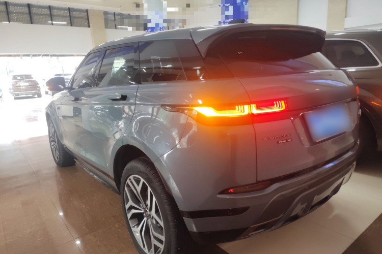 路虎 揽胜极光 2020款 249PS R-DYNAMIC SE 运动科技版车身外观4