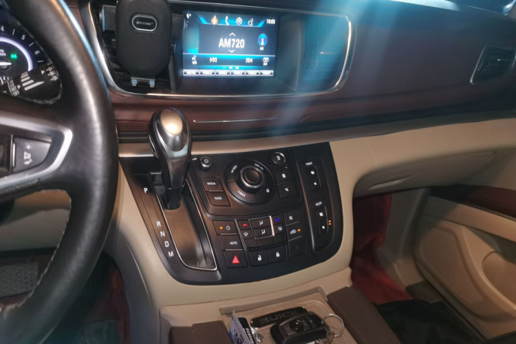 别克GL8 2017款 25S 豪华型 国V局部细节16