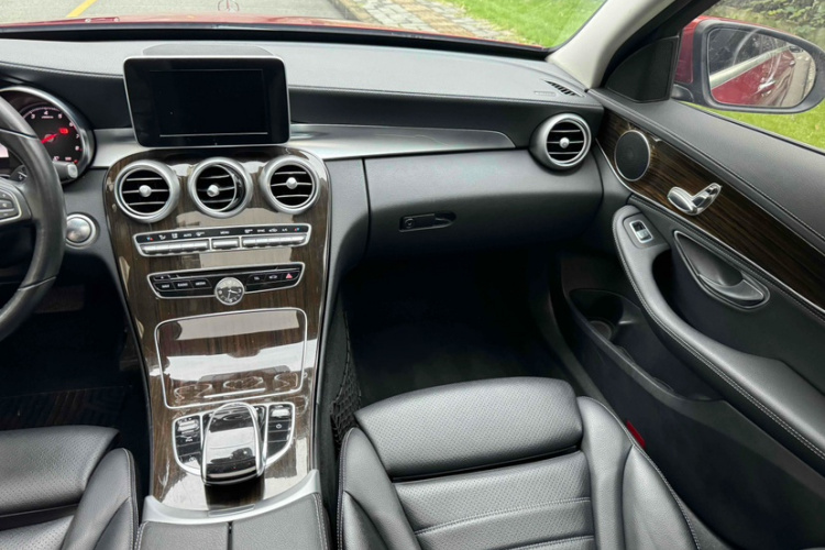 奔驰C级 2018款 C 180 L 时尚型中控内饰7012