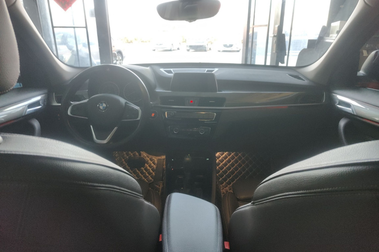宝马X1 2018款 sDrive18Li 尊享型中控内饰12