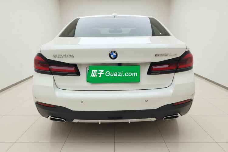 宝马5系新能源 2021款 535Le M运动套装车身外观6