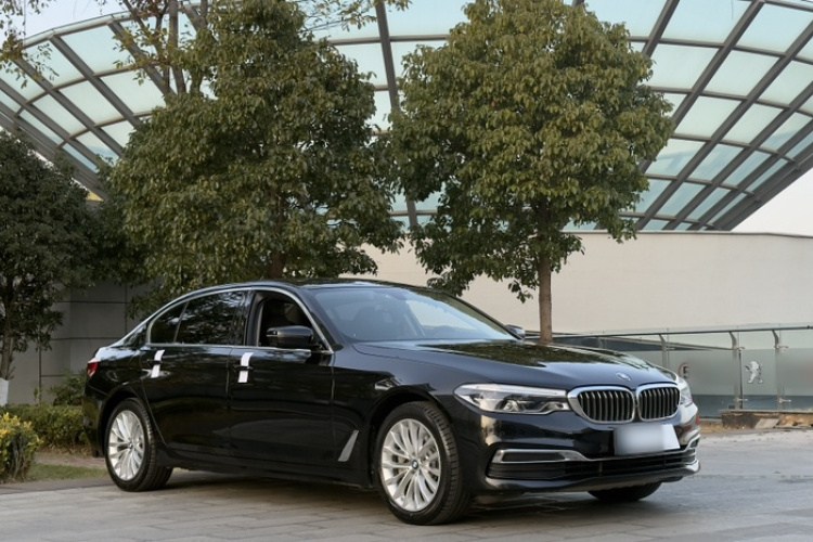 宝马5系 2019款 改款 530Li 尊享型 豪华套装车身外观6013