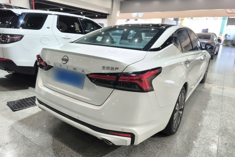 日产 天籁 2022款 2.0L XL-TLS 悦享版车身外观7