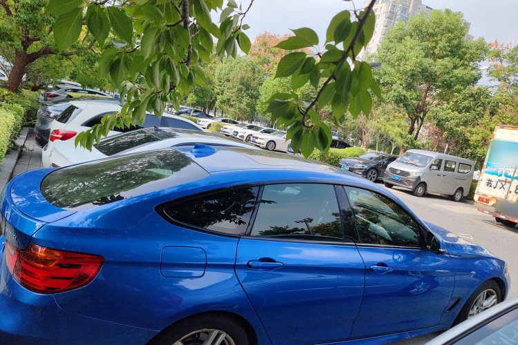 宝马3系GT 2014款 328i 设计套装型车身外观6005