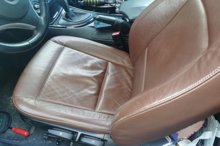 宝马1系(进口) 2011款 120i 敞篷轿跑车局部细节19