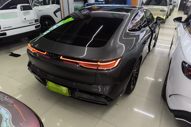 吉利银河 银河E8 2024款 550km 后驱PRO车身外观7