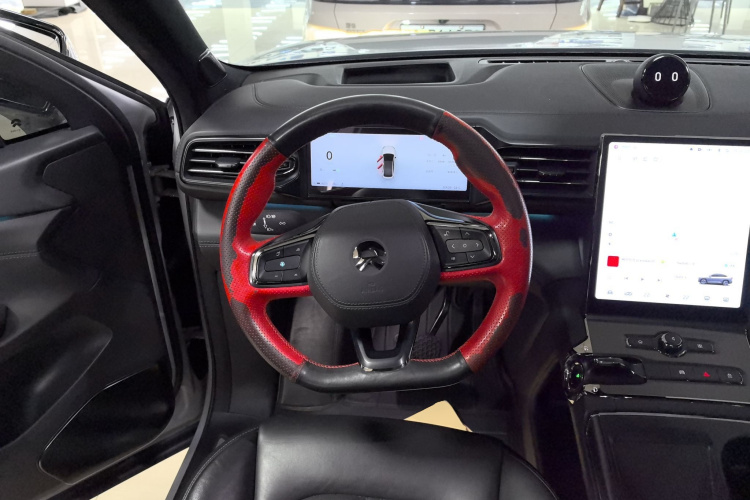 蔚来EC6 2020款 430KM 运动版中控内饰13