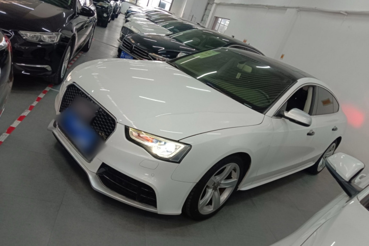 奥迪A5 2016款 改款 Sportback 45 TFSI 舒适型车身外观4