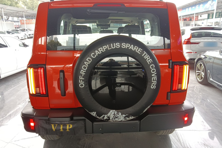 坦克300 2024款 2.0T 征服者车身外观6