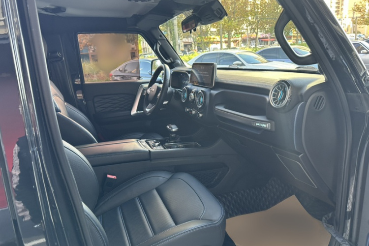 北京BJ40 2020款 2.0T 自动四驱城市猎人版侠客型局部细节41