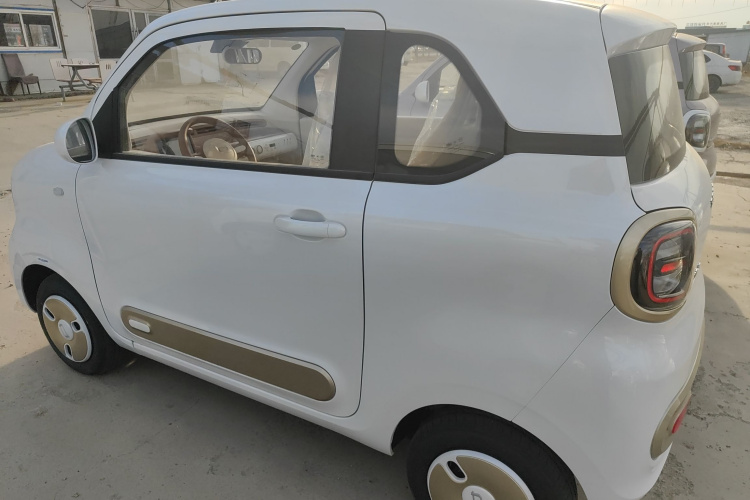 奔腾小马 2026款 222km 萌趣马 Plus车身外观4