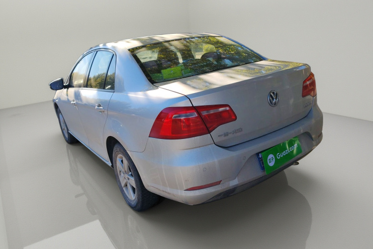 大众 宝来 2013款 1.6L 自动时尚型车身外观5