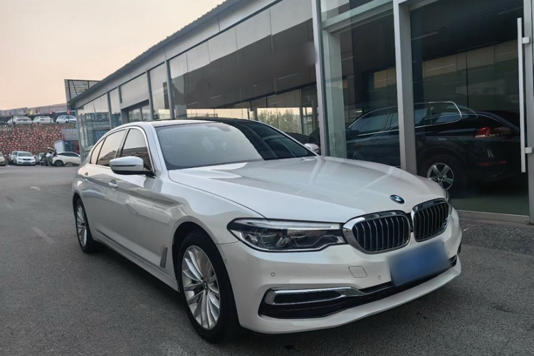 宝马5系 2020款 530Li 尊享型 豪华套装车身外观6005
