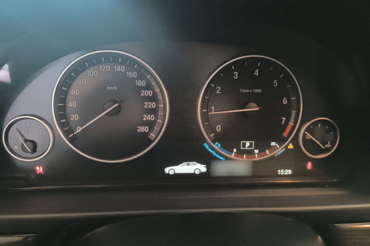 宝马5系 2014款 525Li 豪华设计套装局部细节14