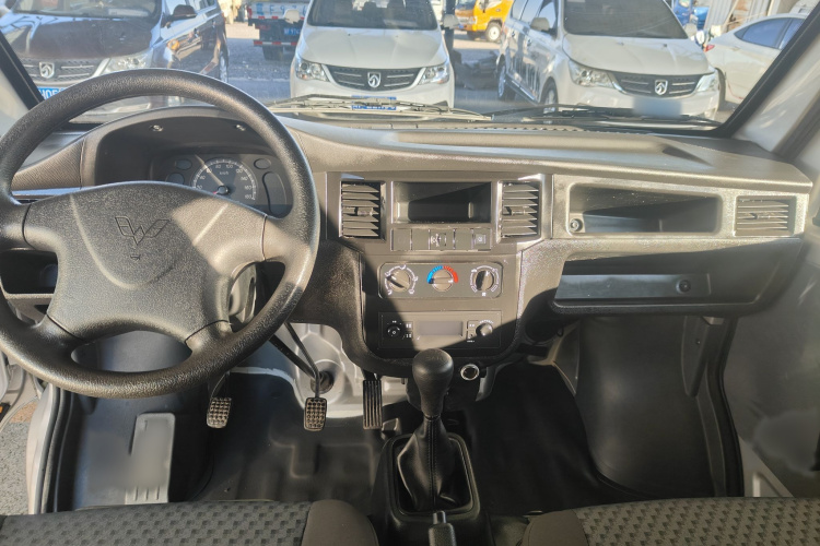 五菱汽车 五菱之光 2023款 1.5L 实用型 5/7座中控内饰7003