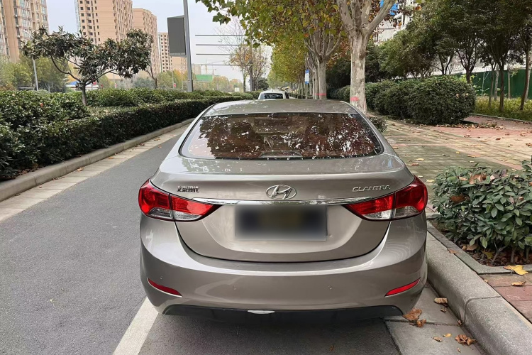 现代 朗动 2013款 1.6L 自动尊贵型车身外观6010