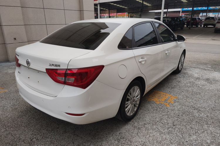别克 英朗 2017款 15N 自动精英型车身外观7