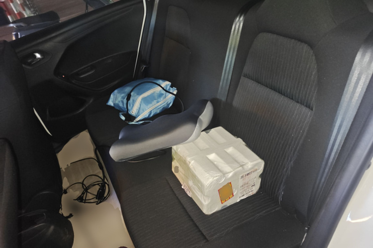 雪铁龙 爱丽舍 2016款 1.6L 手动时尚型中控内饰21