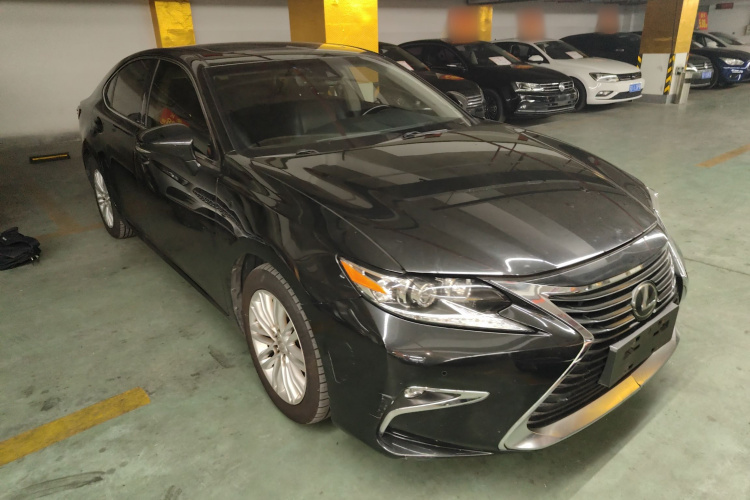 雷克萨斯ES 2015款 200 舒适版车身外观3