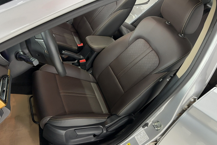 长安 逸动DT 2018款 1.6L 自动尊享型局部细节19