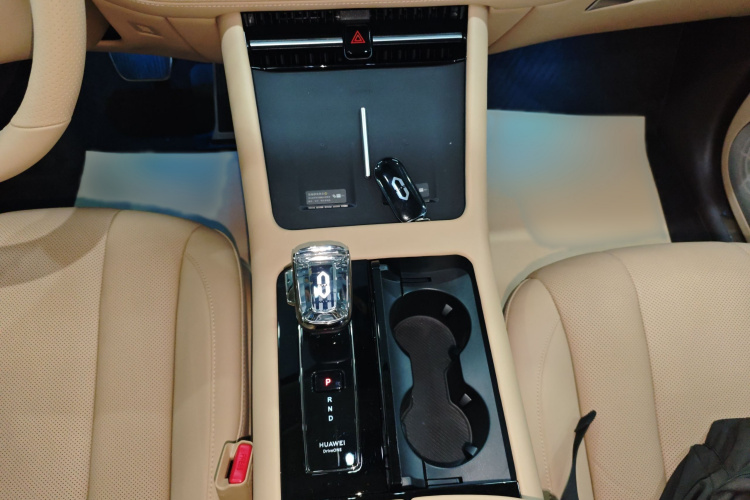 鸿蒙智行 问界M7 2024款 1.5T 智驾四驱Ultra版 5座局部细节18