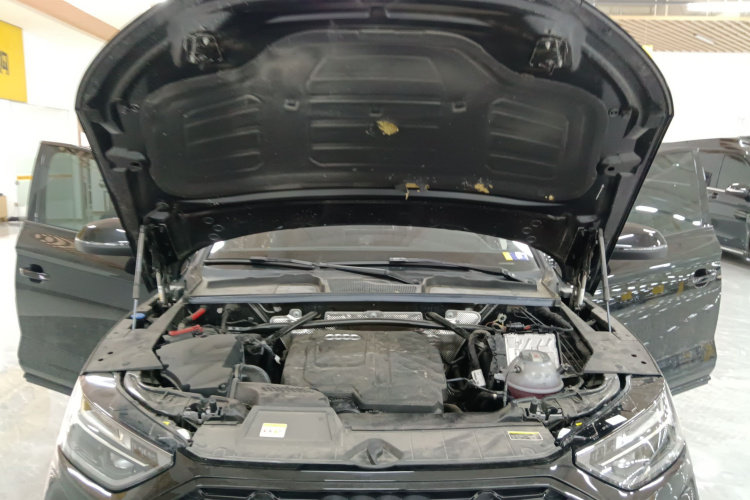奥迪Q5L 2024款 45 TFSI 豪华动感型机舱底盘24