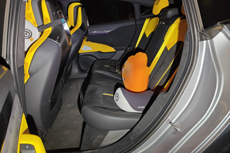 小米汽车 小米SU7 Ultra 2025款 Ultra中控内饰21