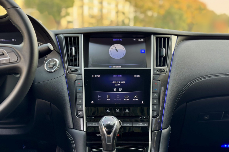 英菲尼迪Q50L 2018款 2.0T 舒适版 国VI中控内饰7003