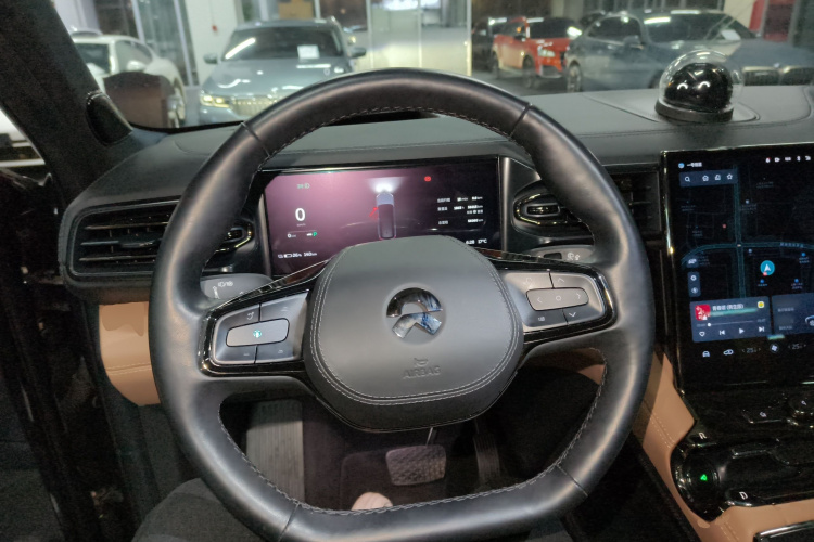 蔚来ES8 2020款 580KM 签名版 六座版中控内饰13