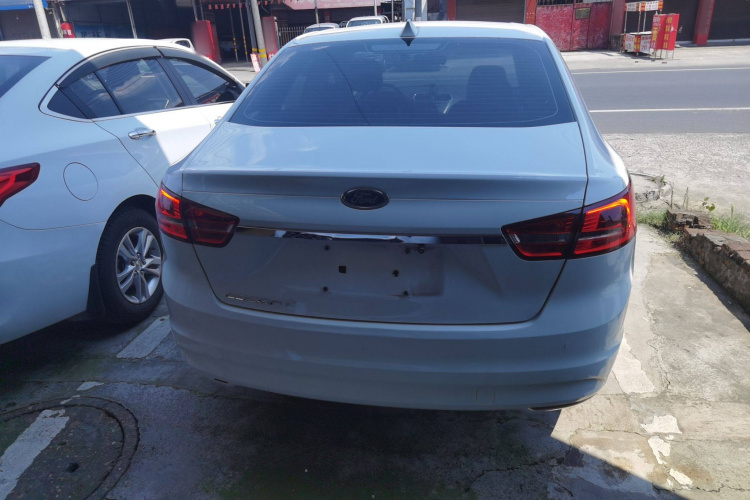 福特 福睿斯 2015款 1.5L 自动时尚型车身外观6004