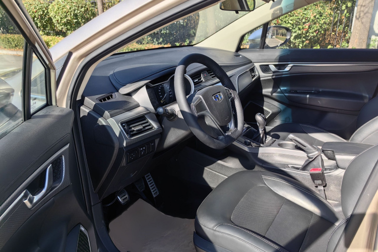 吉利汽车 帝豪GS 2016款 运动版 1.3T 手动领尚型中控内饰7003