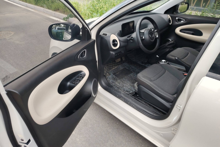 五菱汽车 五菱缤果 2023款 203km 轻享款中控内饰7003