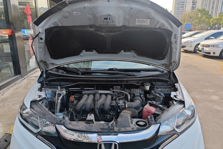 本田 飞度 2018款 1.5L CVT潮跑版机舱底盘24