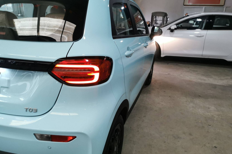 零跑汽车 零跑T03 2025款 310舒享版车身外观9